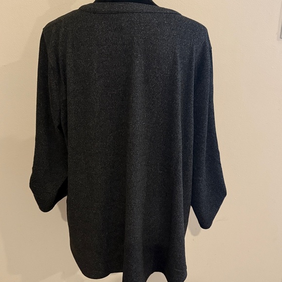 Women's Dark Gray Button-Up Top Size 2X - Picture 4 of 4